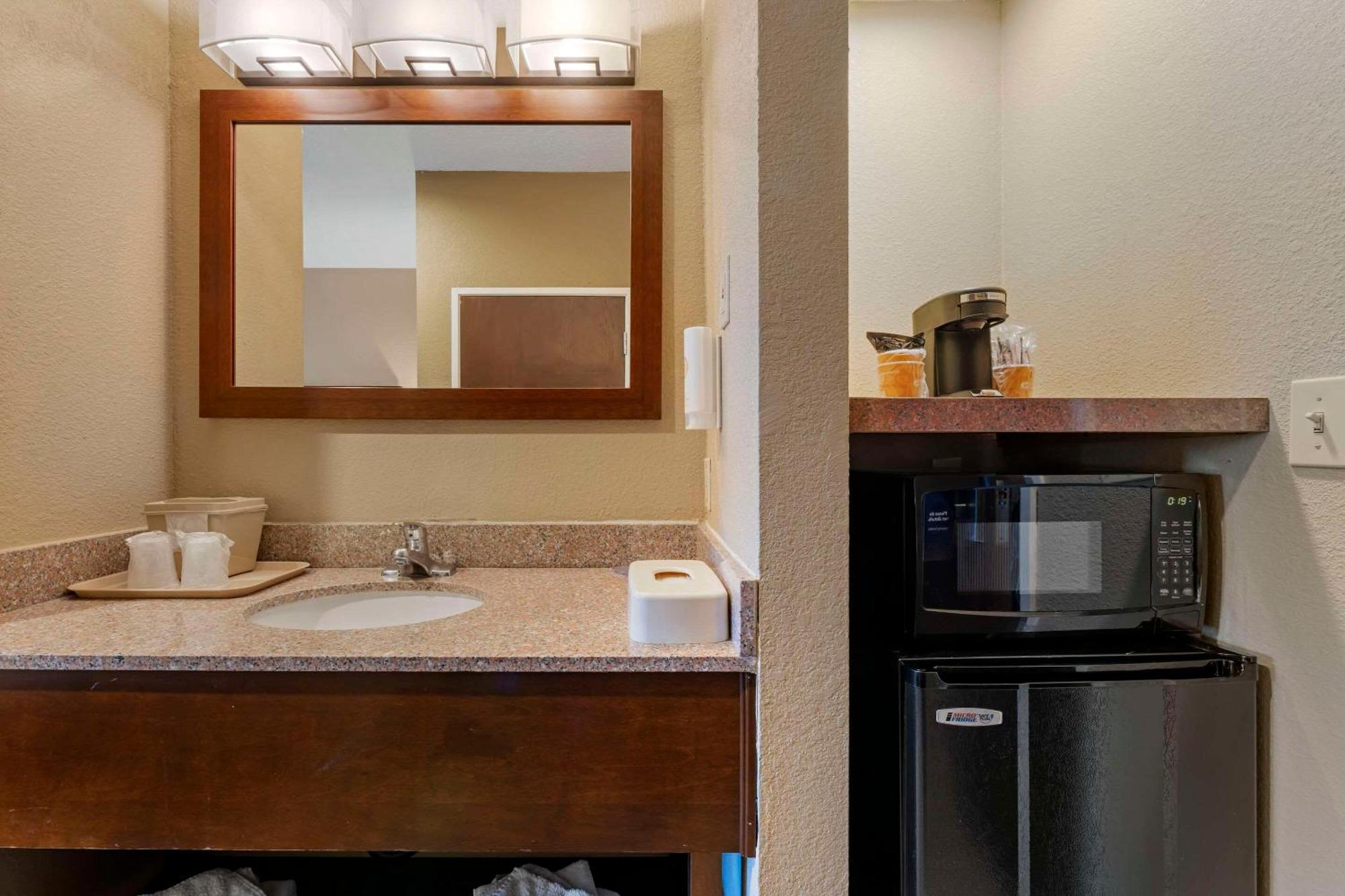 Comfort Inn Lathrop Stockton Airport מראה חיצוני תמונה